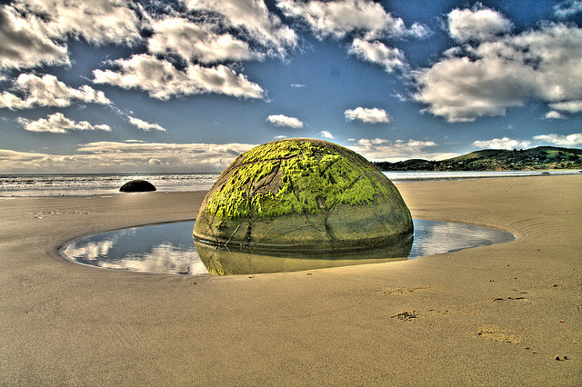 moeraki boulders