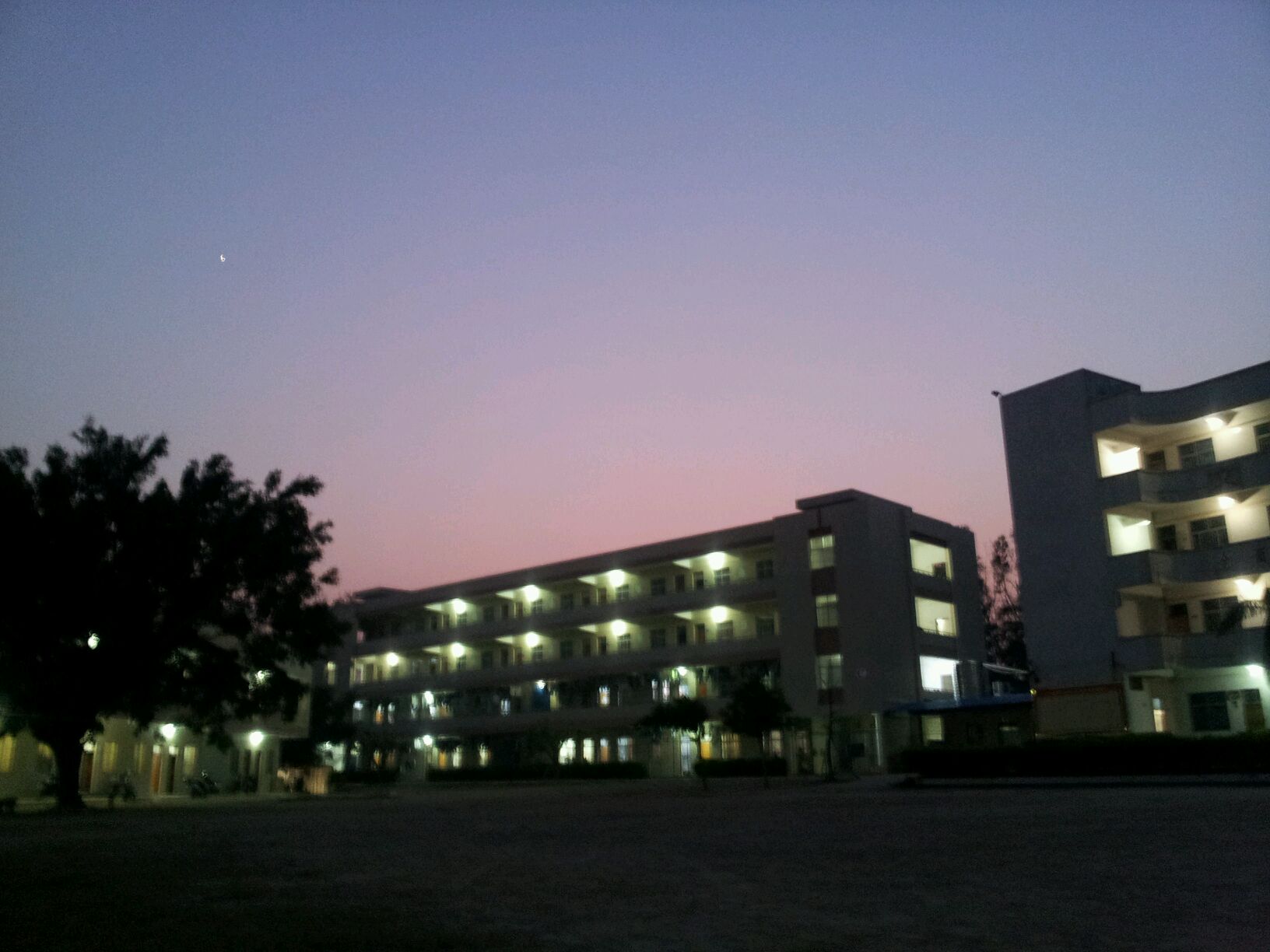 陆丰市东海龙潭中学