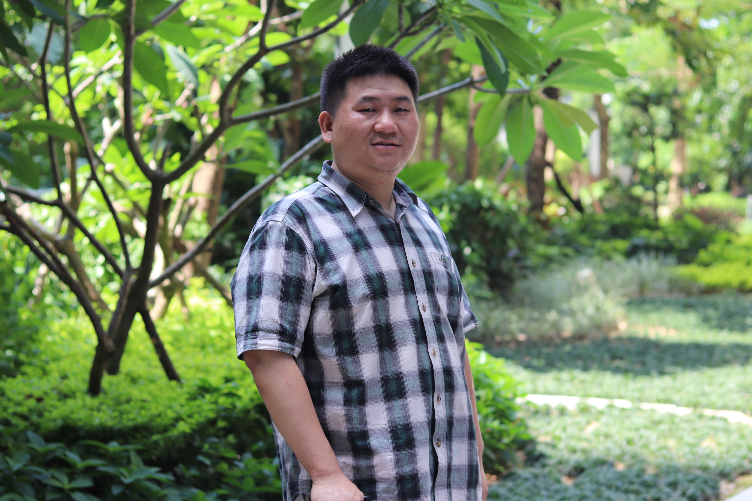 1985年出生于湖南省衡山县,现定居珠海. /p>