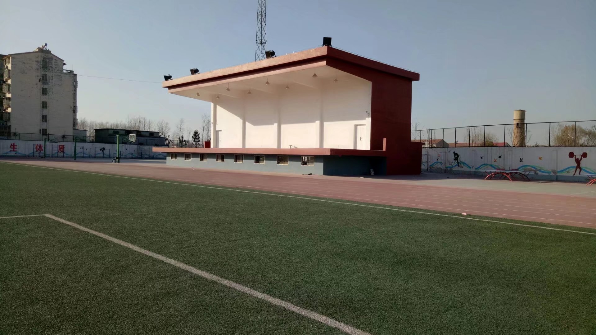  p>郓城县实验中学于1982年筹建,1985年正式招生,是一所以校风淳正