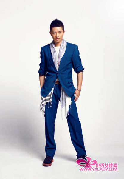  p>曾毅,1973年11月6日出生于 a target="_blank" href="/item/湖南省