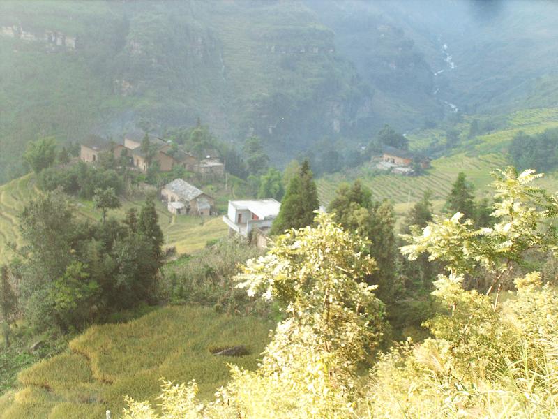  p data-id="gncgfojnxd">甘坝村位于贵州省凯里市炉山镇镇驻地南10
