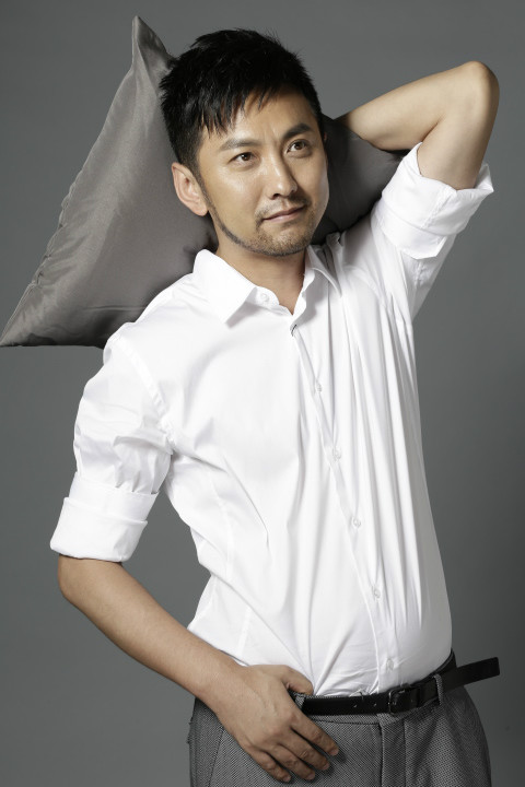  p data-id="gnwkd4vxeg">李华,中国内地青年男演员,毕业于中央戏剧