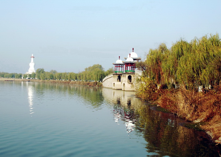 class="ref" data-ctrid="sgvlikvj5evl">八里河风景区,位于安徽省
