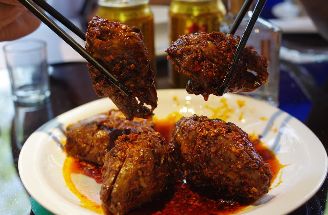  p>兔头是一道以兔子头为主要食材制作的一道 a target="_blank" href