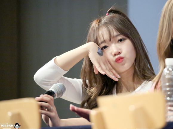 的女子演唱组合,由 a target="_blank" href="/item/林娜荣/19613155"