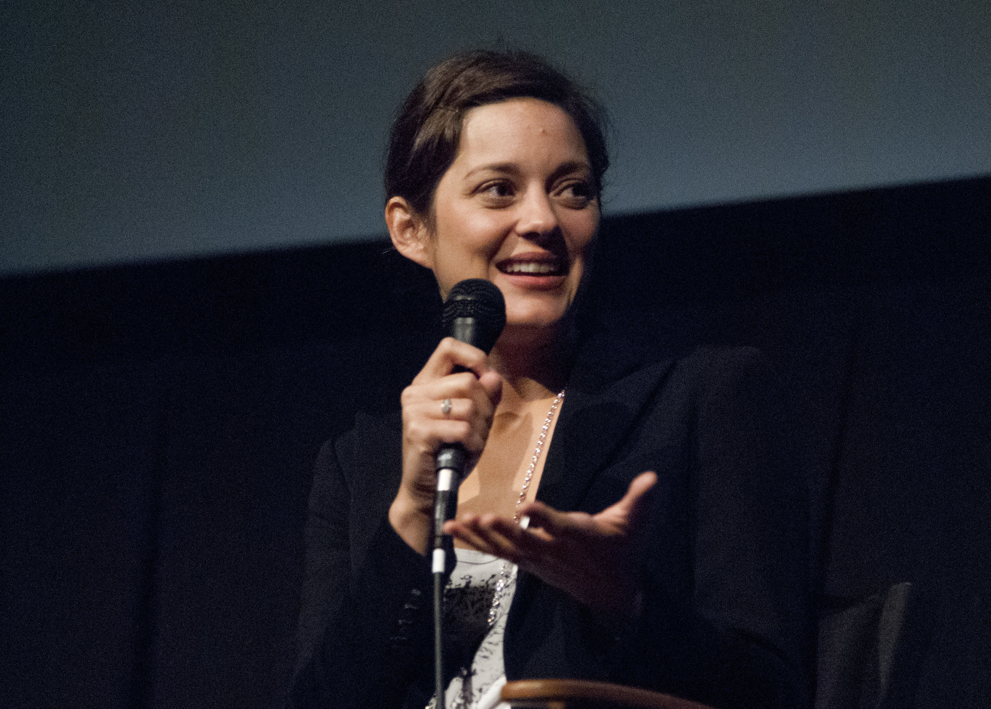  p>玛丽昂·歌迪亚(marion cotillard),1975年9月30日出生于法国巴黎