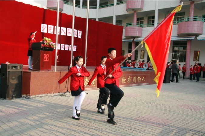  p>潮州市实验学校创办于1999年9月,原是市直属的一所 a href="#"