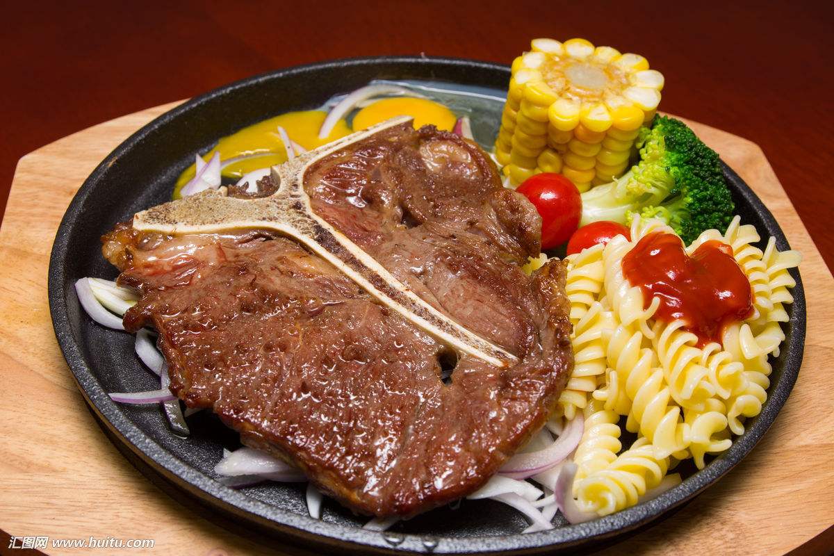  p>t骨牛排(t-bone steak)一般位于牛的上腰部,是一块由脊肉, a href=