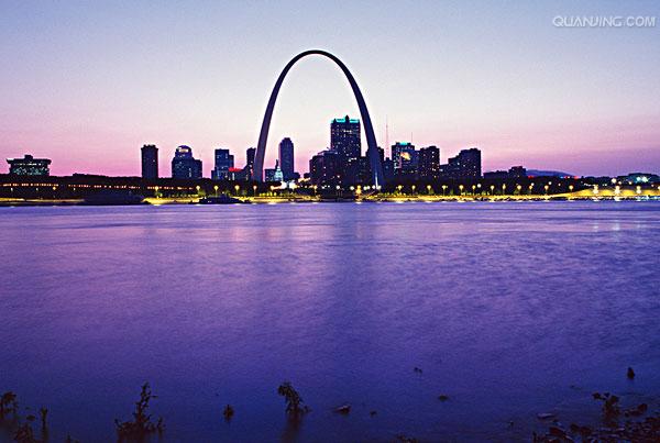  p>密西西比河(英语:mississippi river)是美国最大的河流,是世界第四