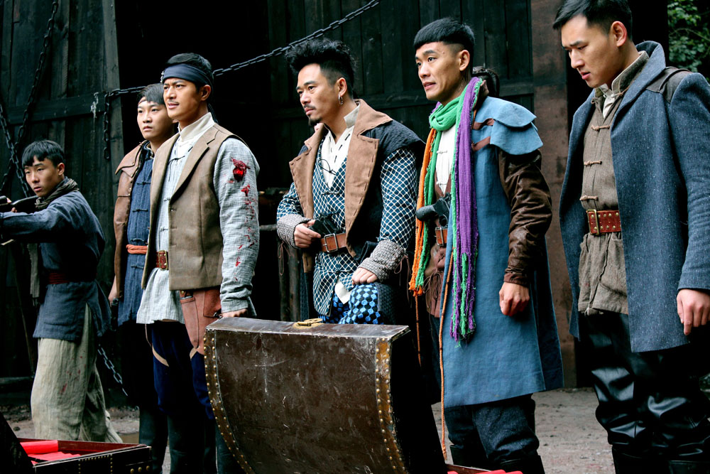 双枪》是 a href="#" data-lemmaid="20072052">周敏 /a>执导的抗战剧