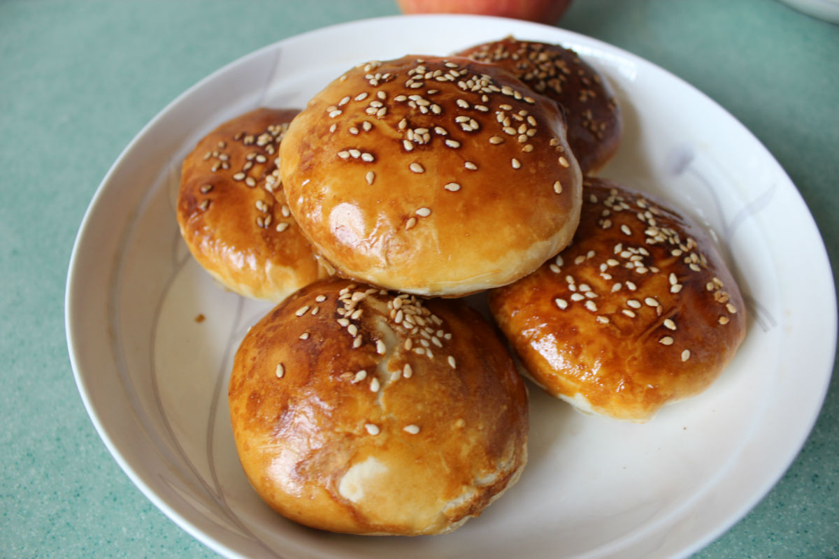  p>红豆沙酥饼是一道美食,甜味,属于xx菜系,主要原料有低筋面粉 , a