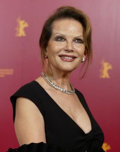  p>克劳迪娅·卡汀娜(claudia cardinale),昵称"cc",1938年4月15日