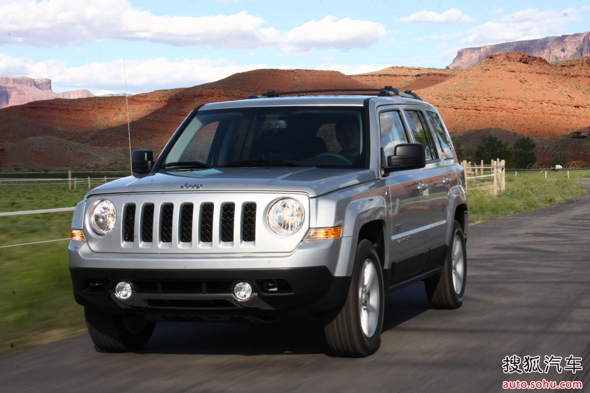  p>自由客指的是jeep品牌旗下一款偏重公路性能的城市型suv,同时也