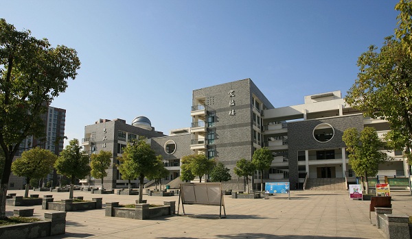  p>芜湖市第一中学是 a href="#" data-lemmaid="526353">安徽省 /a>