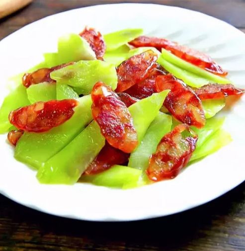 腊肠炒莴笋