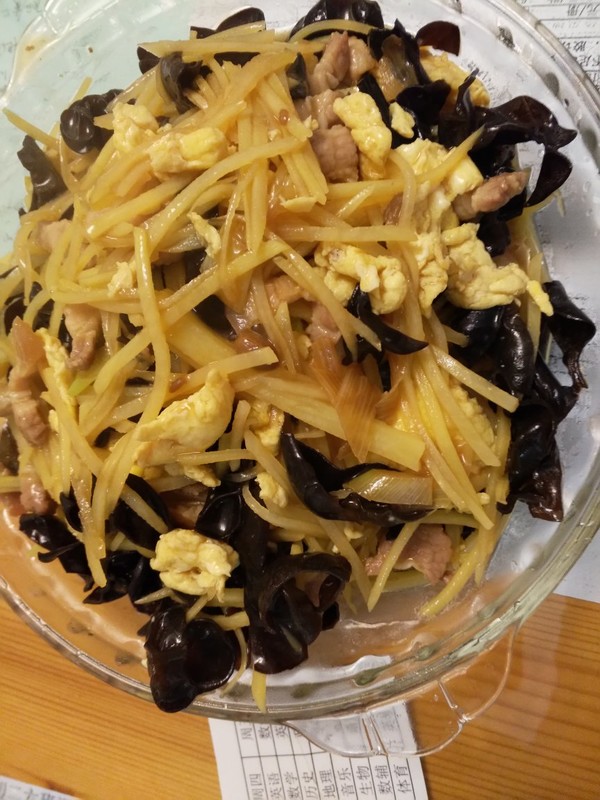  p data-id="gnb95y2ssm">济南木须肉是以土豆,木耳等为主要食材做成