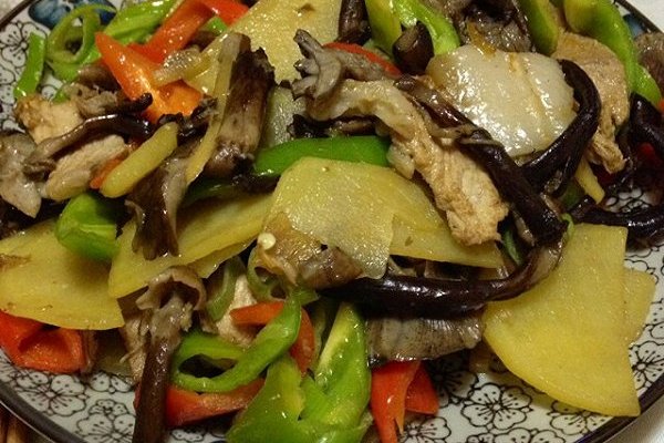 肉片滑炒榛蘑土豆片