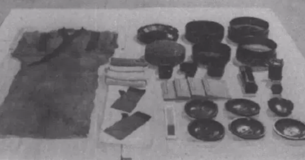 西汉直裾素纱襌衣，古代中国的织物代表_百科TA说