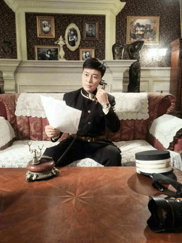 e">孙荣,毕业于北京电影学院,曾在马鞍山市话剧团工作,中国内地男演员