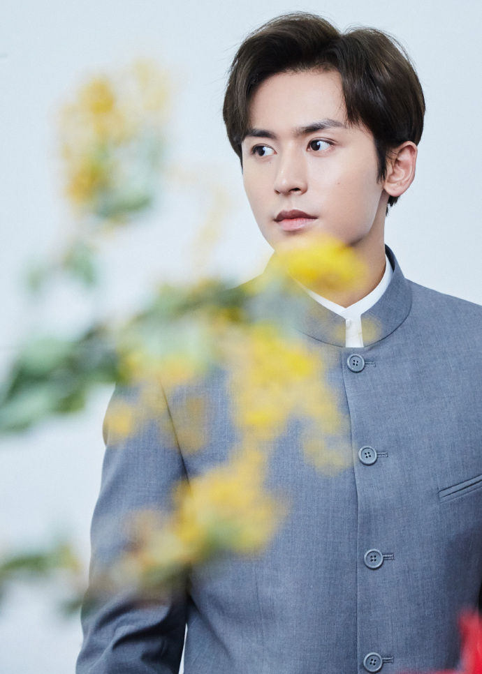  p>张哲瀚,1991年5月11日出生于江西省新余市,中国内地影视男演员