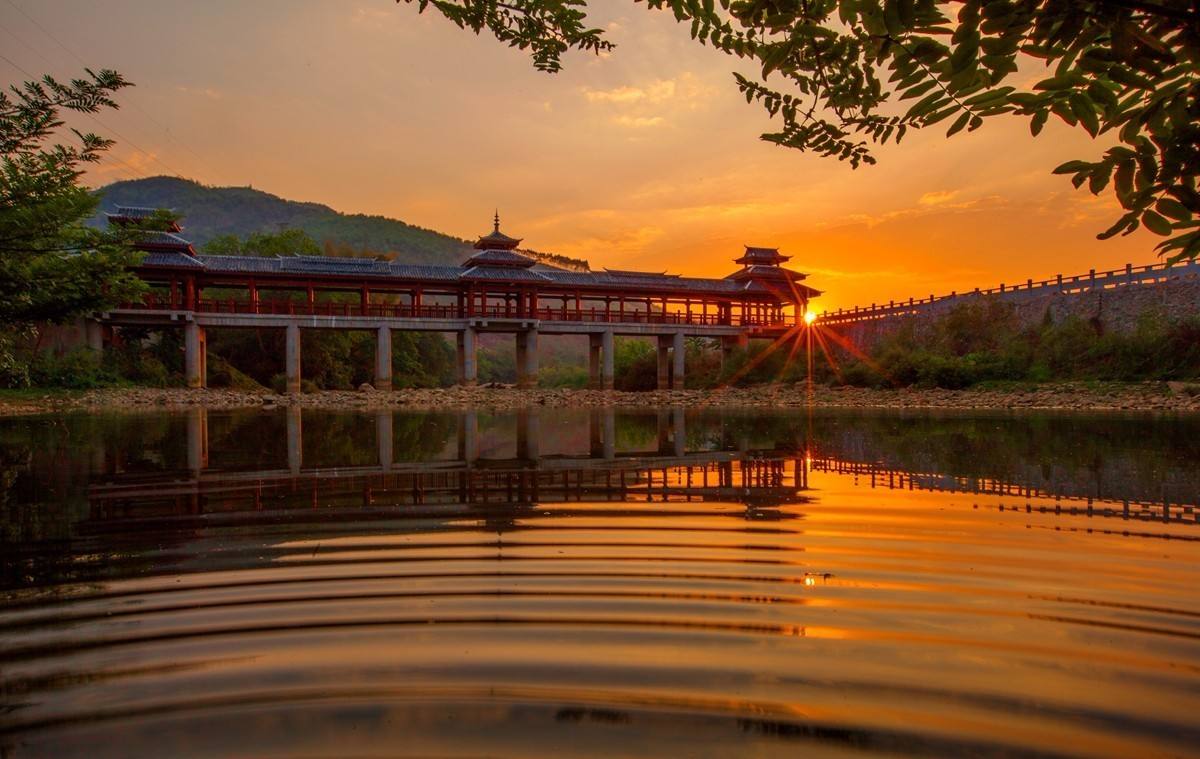  p>那劳镇,广西壮族自治区百色市西林县下辖镇,位于 a target="_blank