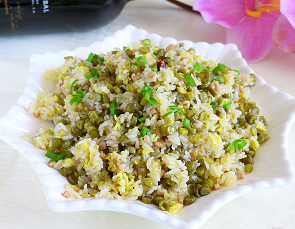 酸豆角鸡蛋炒饭