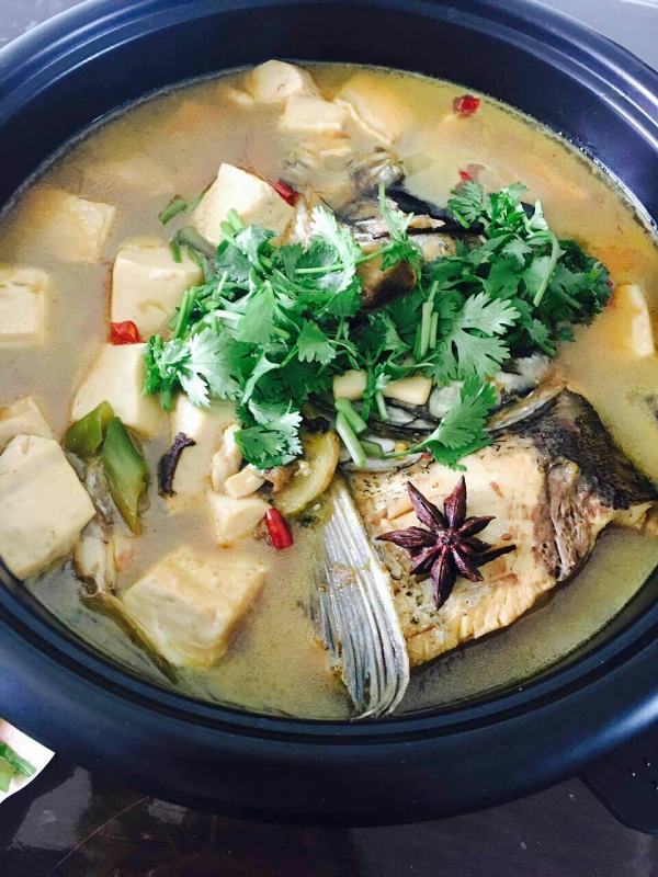 豆腐鱼头煲