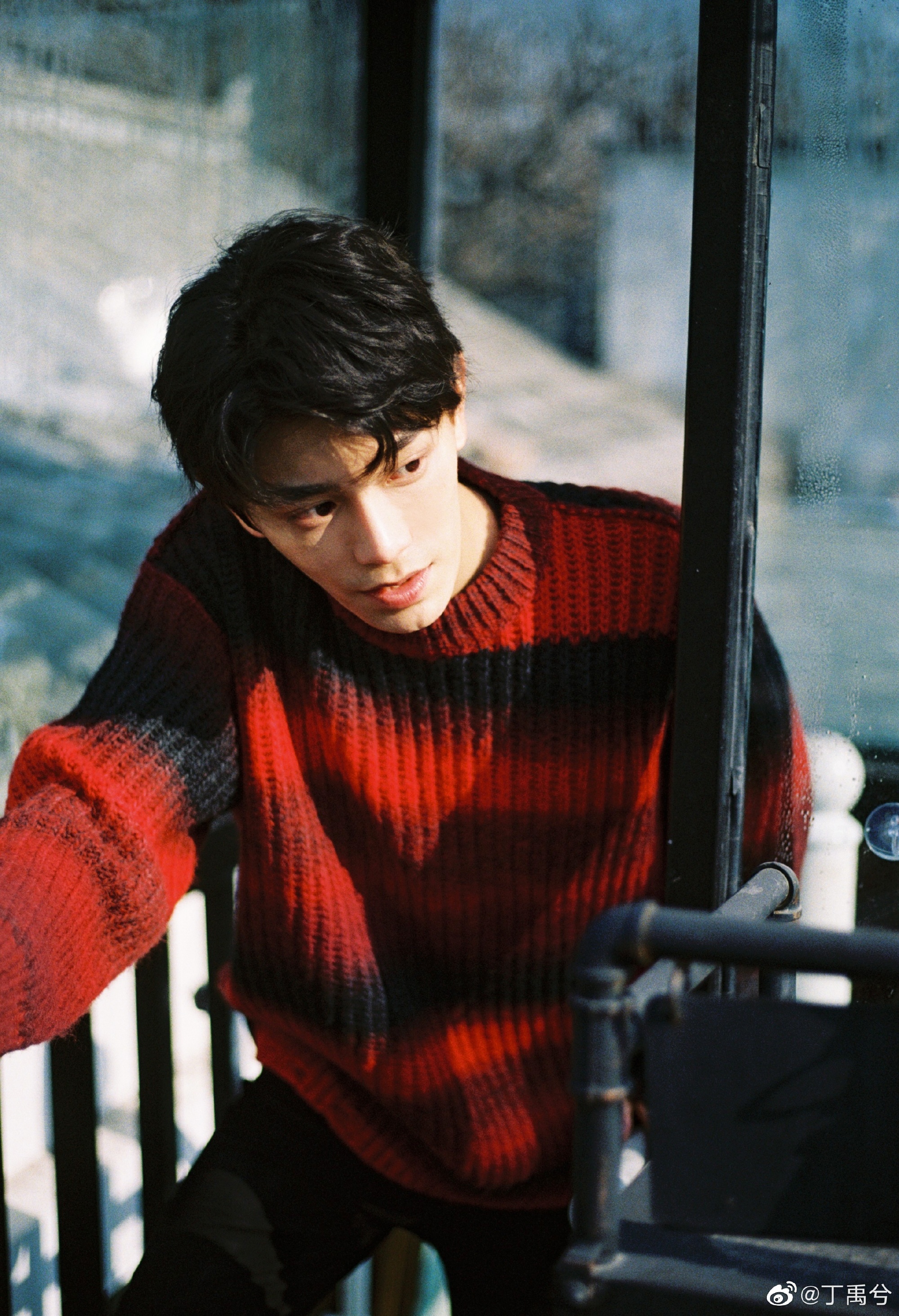 出生于上海市,中国内地男演员,毕业于上海戏剧学院继续教育学院导演系