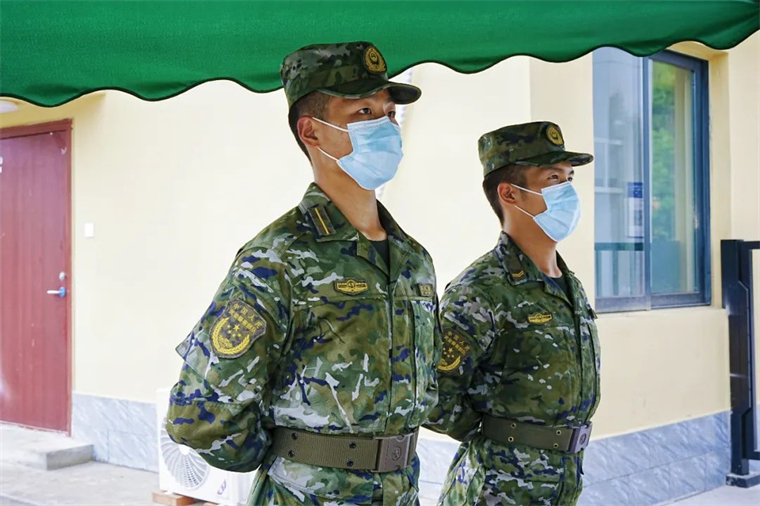 中国人民武装警察部队警服