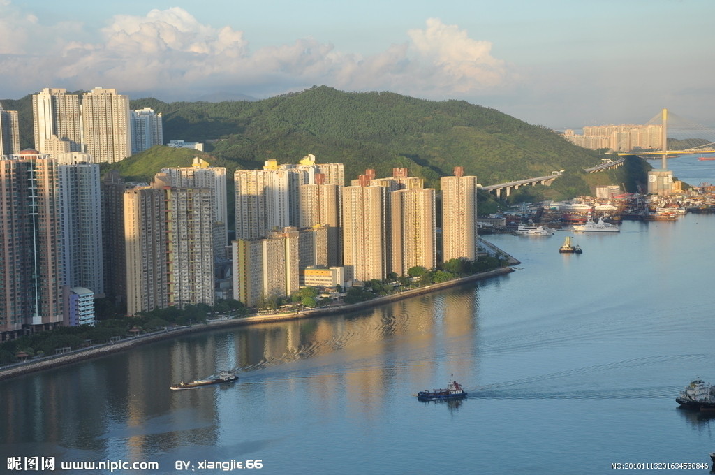 岛是,属于18区之中的 a href="#" data-lemmaid="4723813">葵青区 /a>