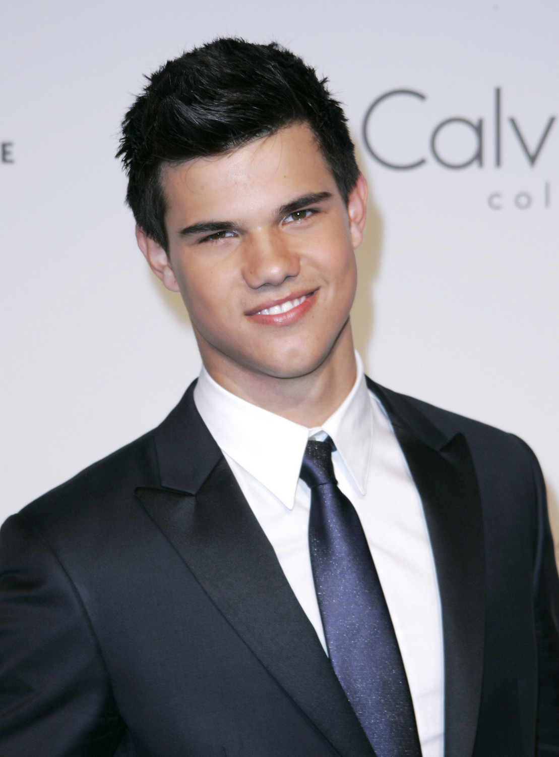  p>泰勒·洛特纳(taylor lautner),1992年2月11日出生于美国密歇根州