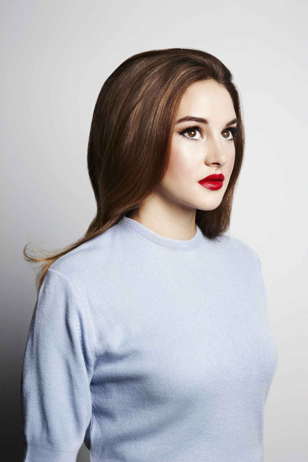  p>谢琳·伍德蕾(shailene woodley),1991年11月15日出生于美国加利福