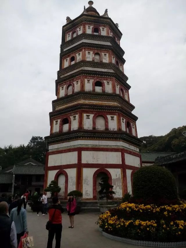  p> b>大宝山铁路是一个旅游景点,位于广东省韶关市曲江区沙溪镇浴