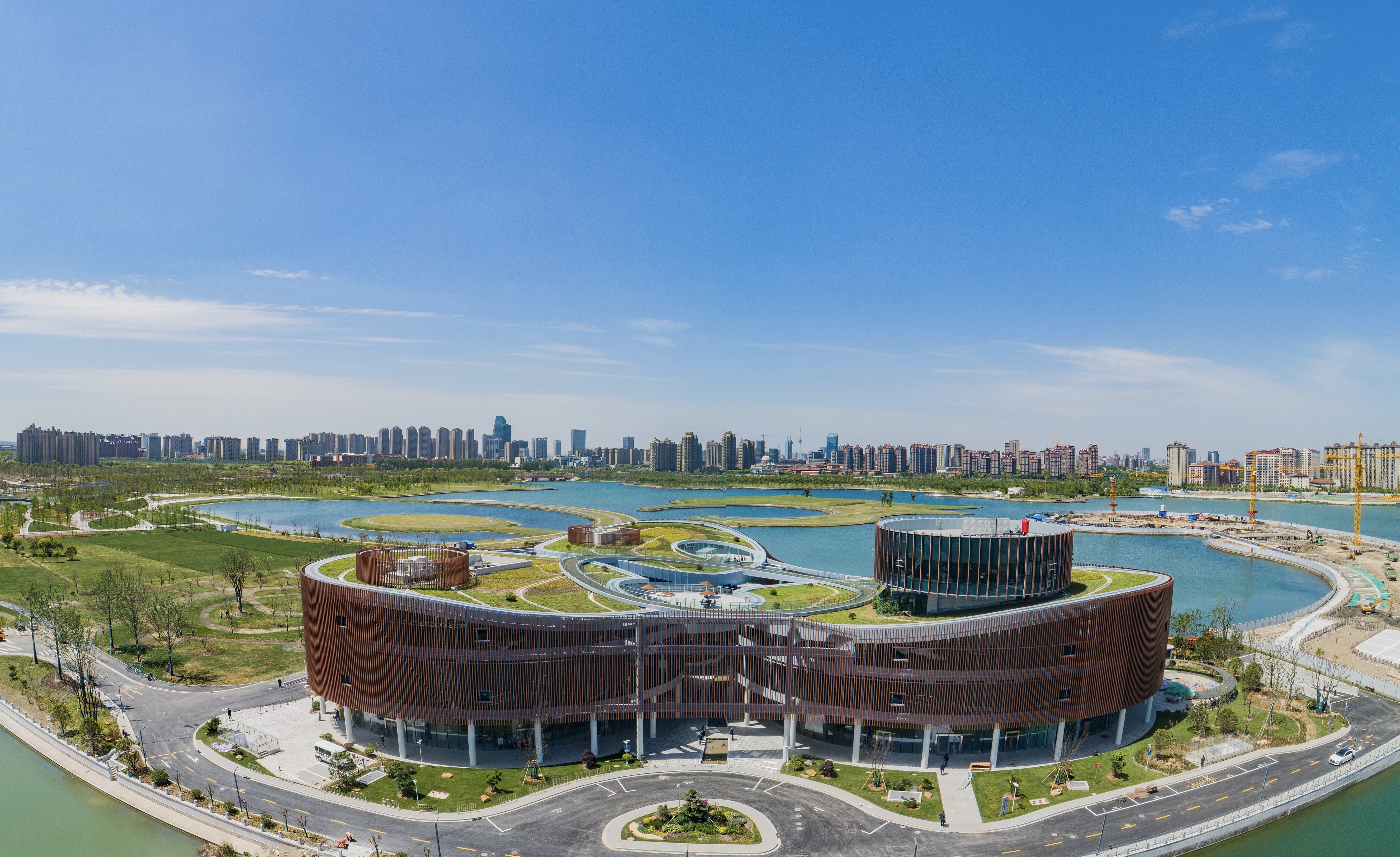  p>上海市奉贤区博物馆始建于60年代,1994年5月20日奉贤博物馆重建