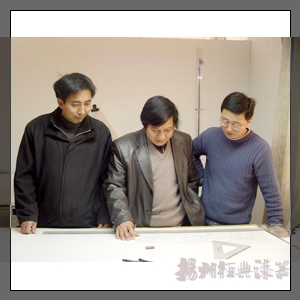  p data-id="gn2pyzin59">杨宝忠,男,1954年出生,扬州人,漆器艺人