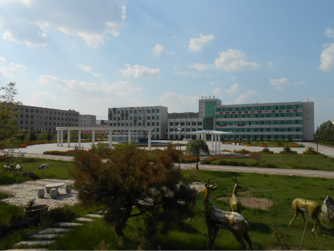  p>磐石市第五中学,始建于1978年.是一所省重点高中.