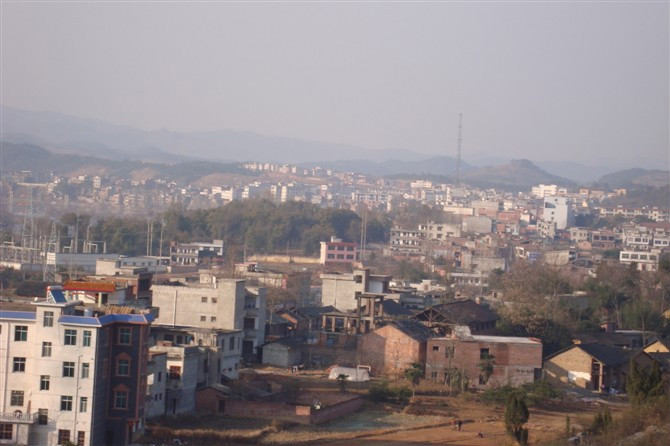 回龙寺镇,境内腊山坪有一座古庙,叫回龙寺,因而得名,寓意祥龙回头