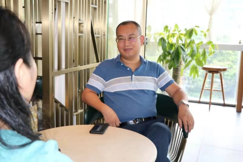 李爽