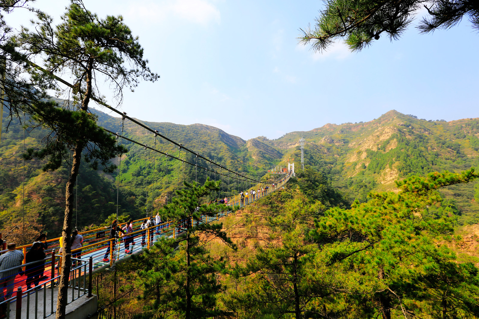 景区位于河北省唐山市迁安市大五里乡境内, 地处迁安,迁西的交界地带