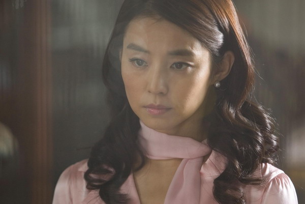 该片由 a>李宰汉 /a>导演,李载汉,李申镐,李万熙编剧, a> /a> a>中山