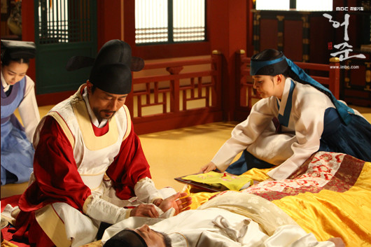 改编自1999年播出的60集人气电视剧《许浚》