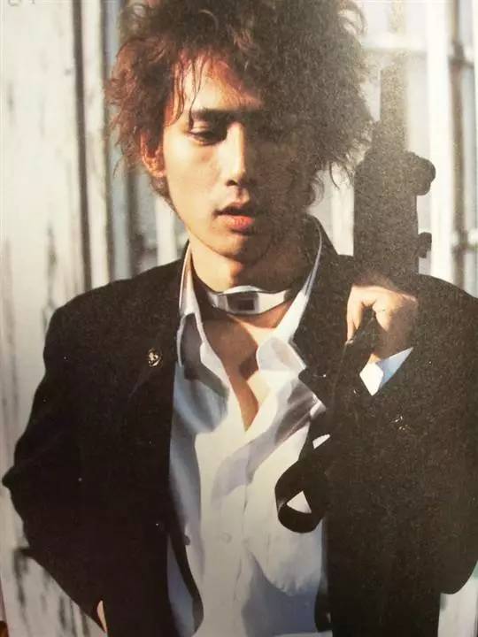 我好想这个帅到没天理的「变态」，一直都不红_百科TA说