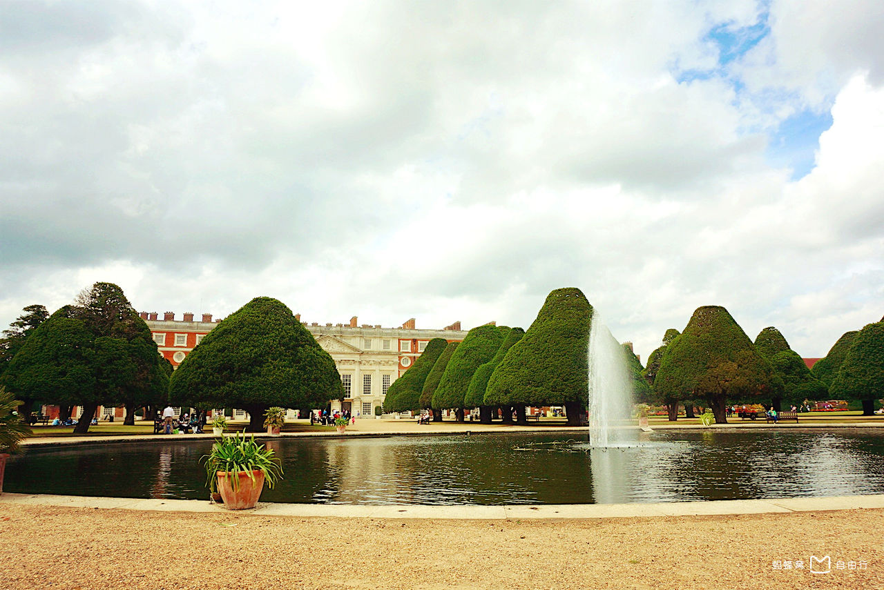  p data-id="go0e41ip1t">汉普顿宫(hampton court palace), 前 a