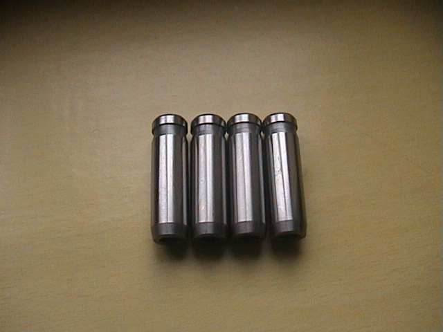 data-lemmaid="8964007">汽车发动机 /a>气门的导向装置,气门导管是对