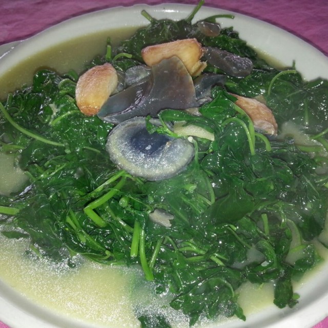 百花菜皮蛋瘦肉汤