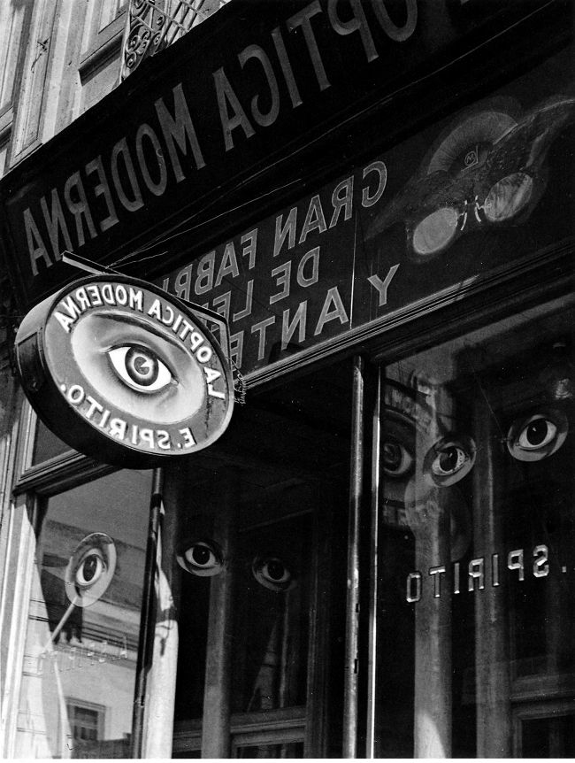 多才多艺的布拉沃还在电影领域一显身手,1930——1931年,他在谢尔盖