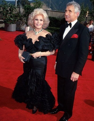  p>莎莎·嘉宝(zsa zsa gabor,1917年2月6日—2016年12月)是一名