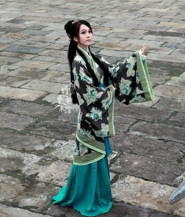 data-lemmaid="130605">汉族 /a>,现广义指中国人以及具有中华民族