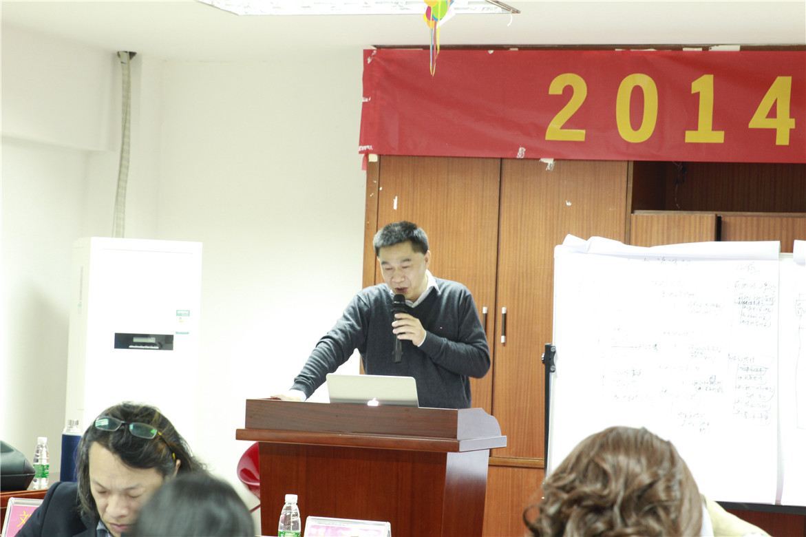  p>吴哲老师,1992年进入 a href="#" data-lemmaid="4193555">连锁